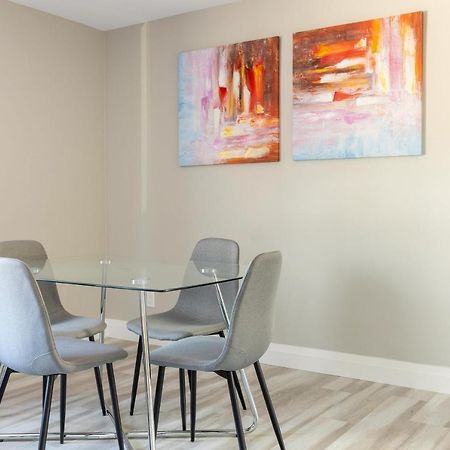 Entire 2 Bedroom Apartment Downtown - U2 Kitchener Exterior foto