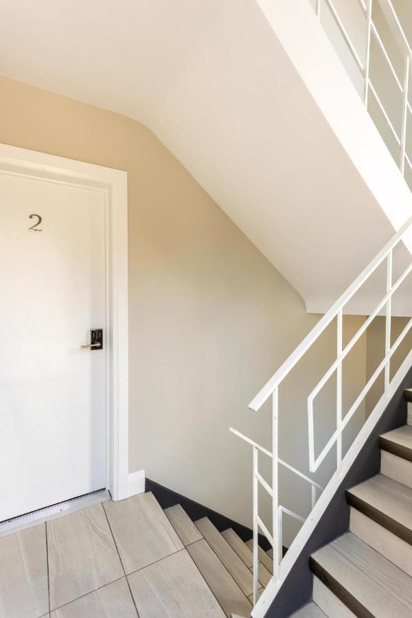 Entire 2 Bedroom Apartment Downtown - U2 Kitchener Exterior foto
